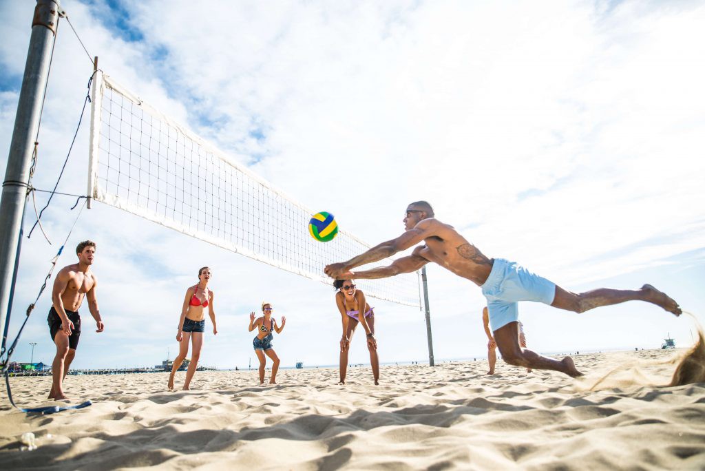 Vôlei de praia x vôlei de quadra entenda quais as diferenças! MasterFew Vôlei de praia x vôlei de quadra entenda quais as diferenças! MasterFew